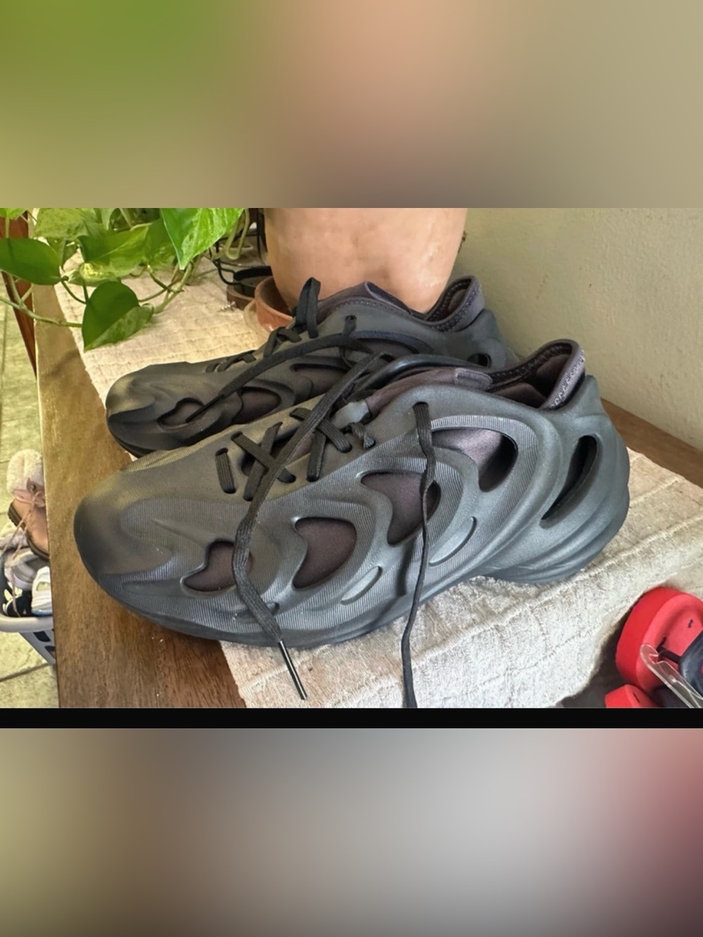 adidas Unisex Black/Gray Sculpted Runner Sneakers